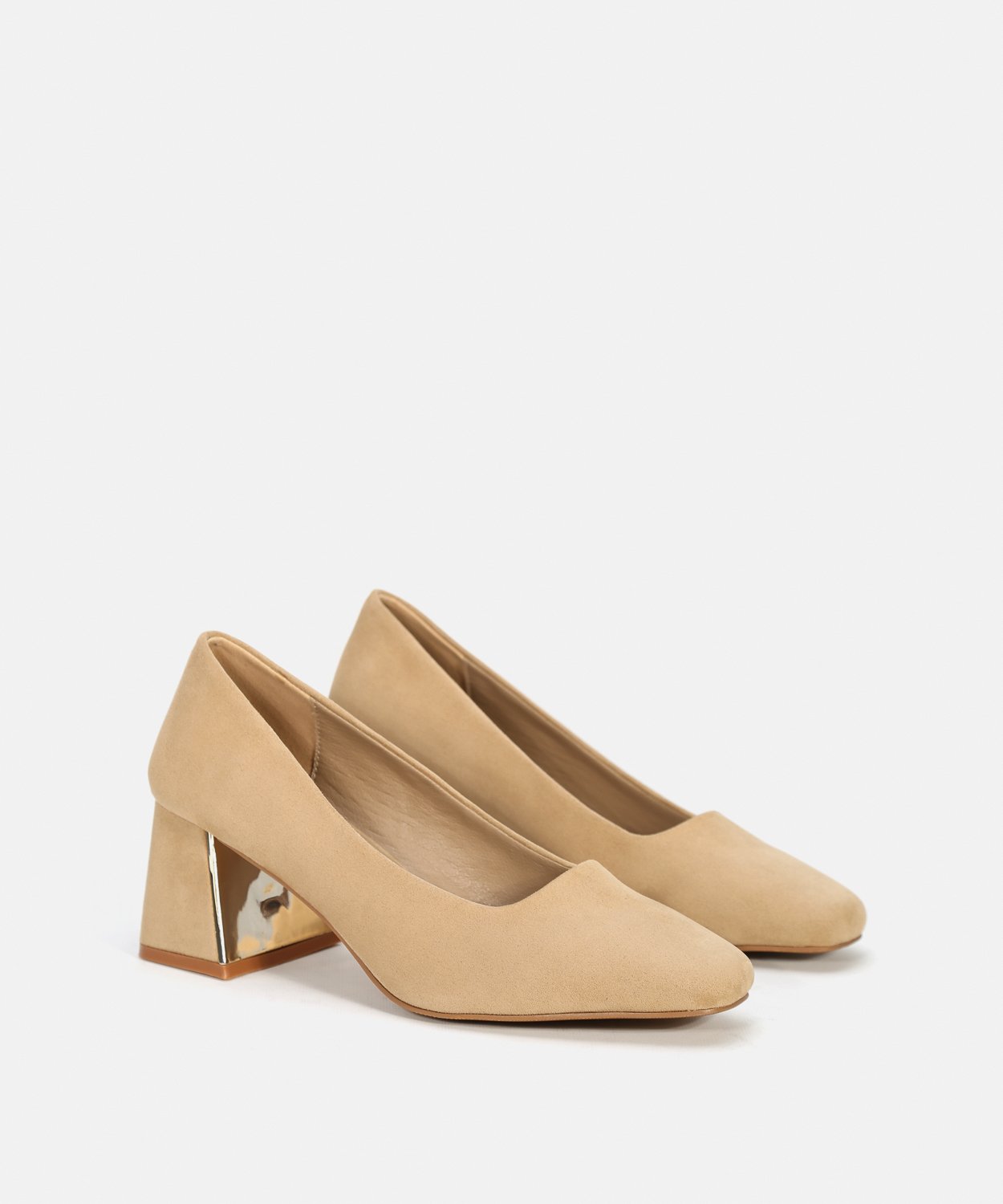 Zapatos tac&oacute;n detalle tac&oacute;n